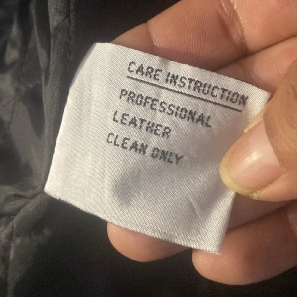 Misty Harbor black 100%leather jacket L